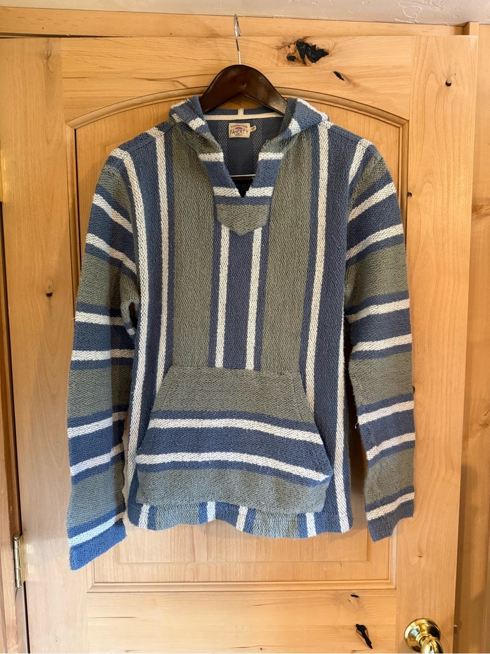 Faherty Hooded Crewneck Baja Sweater in Blue, Olive & White